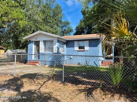 1305 E 30th St in Jacksonville, FL - Building Photo