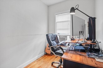140 D St, Unit D ST 2 in Boston, MA - Building Photo - Building Photo