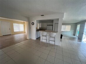 4045 Conway Blvd in Port Charlotte, FL - Building Photo - Building Photo