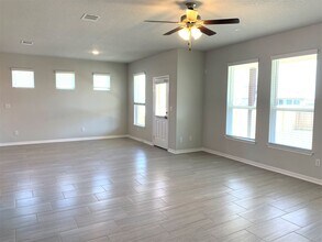1104 Coulee Dr in Leander, TX - Building Photo - Building Photo