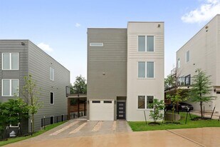 2309 Montopolis Dr in Austin, TX - Building Photo
