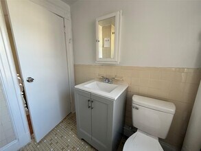 110-11 156th St-Unit -2 in Queens, NY - Foto de edificio - Building Photo
