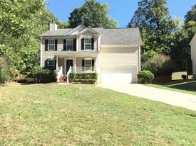 8100 Chatham Oaks Dr in Concord, NC - Building Photo