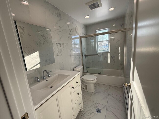 417 Atlantic Ave in Freeport, NY - Building Photo - Building Photo