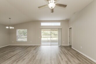 1106 Summer Breeze Dr in Brandon, FL - Building Photo - Building Photo