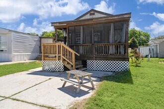 135 Canvasback Cay S in Baytown, TX - Building Photo - Building Photo