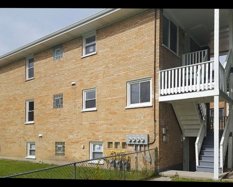 1021 S 16th Ave in Maywood, IL - Foto de edificio