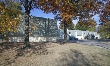 New Haven Apartments in Tulsa, OK - Building Photo - Building Photo