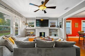 1028 Haines Ave in Dallas, TX - Building Photo - Building Photo