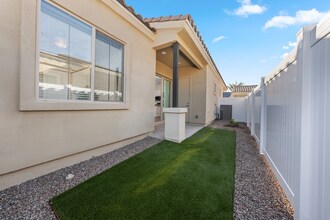 EVR Bella Vista in San Tan Valley, AZ - Foto de edificio - Building Photo