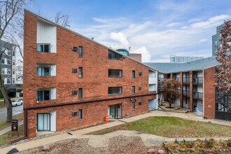 THE ALCOVE @ SECOND & JOHN in Champaign, IL - Building Photo - Building Photo