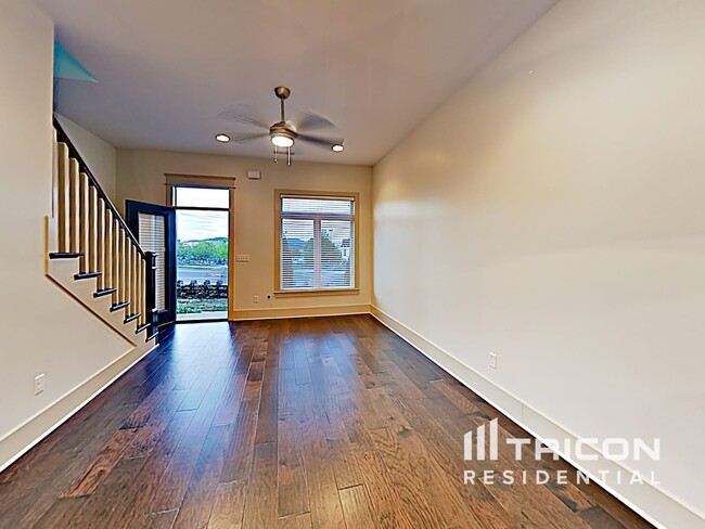 6813 Charlotte Pike in Nashville, TN - Building Photo - Building Photo