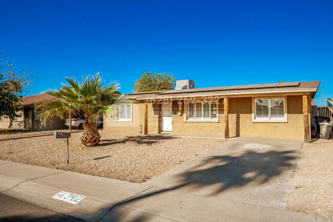 3402 W Villa Rita Dr in Phoenix, AZ - Foto de edificio - Building Photo