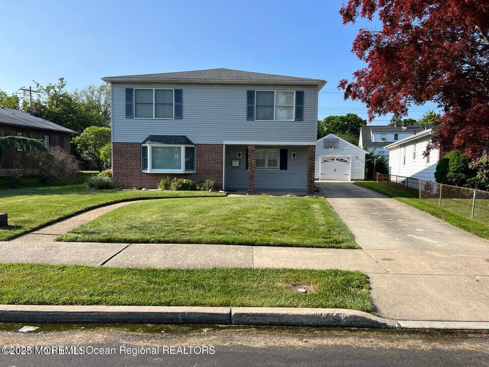 123 Brighton Ave in Deal, NJ - Building Photo