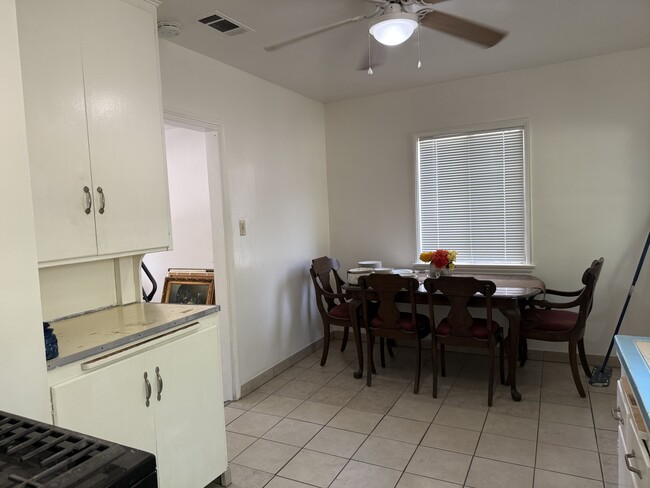 10324 Hillhaven Ave in Tujunga, CA - Building Photo - Building Photo