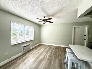 820 NE 17th Ave in Fort Lauderdale, FL - Building Photo - Building Photo