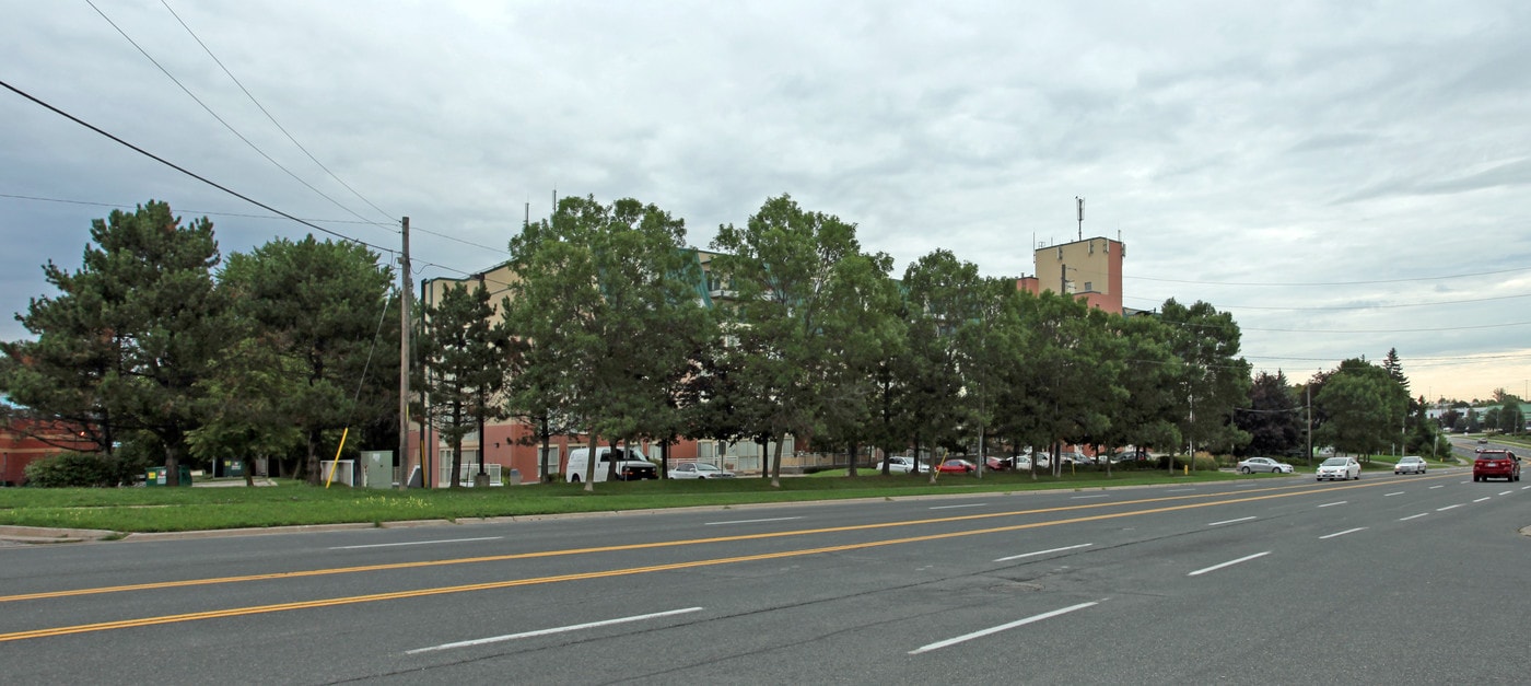 Rougemount Co-op in Pickering, ON - Building Photo
