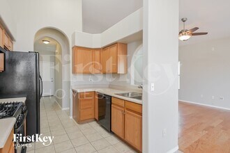 5740 W Hayfield St in Tucson, AZ - Foto de edificio - Building Photo