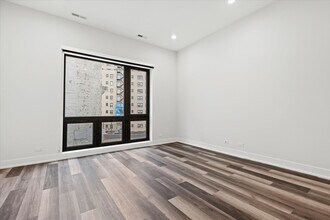 2317 N Clark St, Unit 408 in Chicago, IL - Building Photo - Building Photo