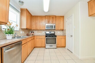 1905 Creek Run Dr in Pearland, TX - Building Photo - Building Photo