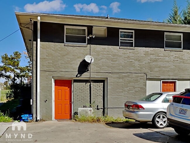 1729 Morehead Ave