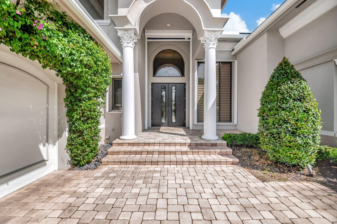 3871 Landings Dr in Boca Raton, FL - Building Photo