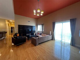 8390 SW 72nd Ave in Miami, FL - Building Photo