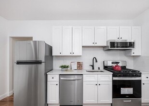 48 Ashford St, Unit B4 in Boston, MA - Foto de edificio - Building Photo