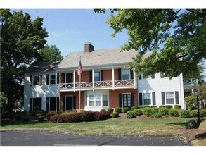 105 E Ticonderoga Dr, Unit L in Westerville, OH - Foto de edificio - Building Photo