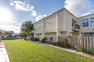 1608 Shaker Cir in Wellington, FL - Building Photo - Building Photo