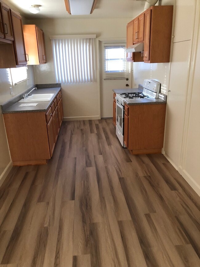 8431 Friends Ave, Unit Friends in Whittier, CA - Foto de edificio - Building Photo