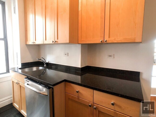 EAST 80TH STREET in New York, NY - Foto de edificio - Building Photo