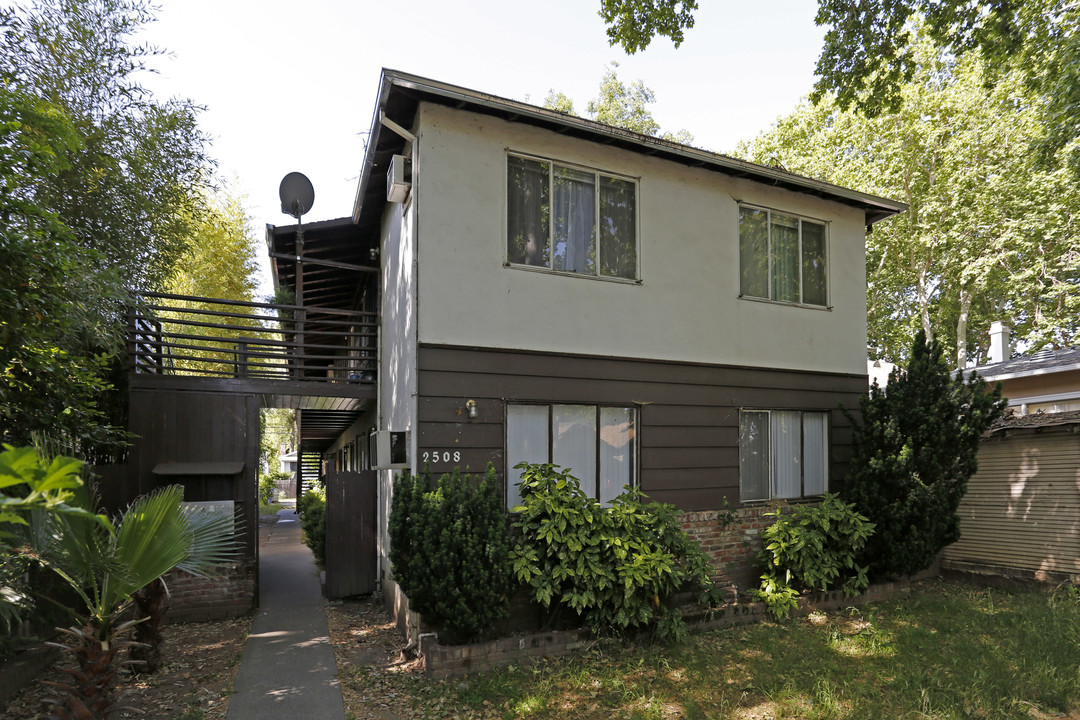 2508 C St in Sacramento, CA - Building Photo