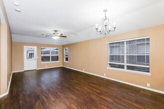 5807 Baldwin Elm St in Richmond, TX - Building Photo - Building Photo