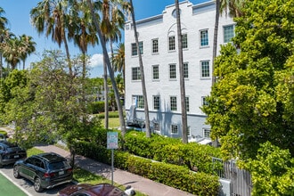 Helios Apartments Miami Beach in Miami Beach, FL - Foto de edificio - Building Photo