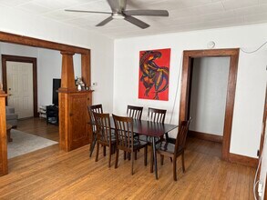 670 S Governor St, Unit House 6 bedrooms in Iowa City, IA - Building Photo - Building Photo