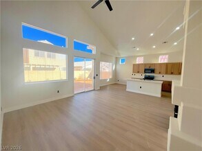 376 Blackstone River Ave in Las Vegas, NV - Building Photo - Building Photo