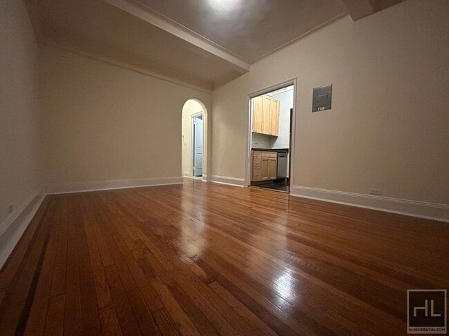 166 2nd Ave