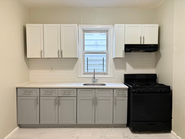 92 N 15th St, Unit 3