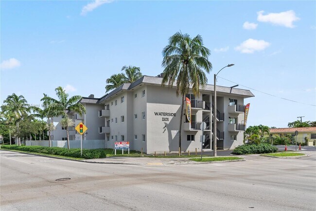 1101 NE 80th St in Miami, FL - Building Photo - Building Photo
