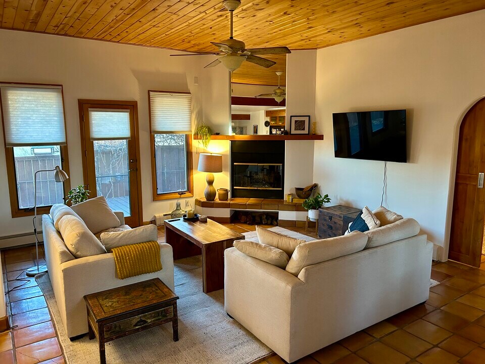 2831 Plaza Verde in Santa Fe, NM - Building Photo