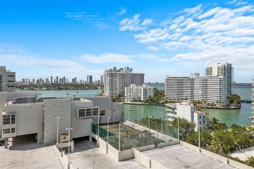 1500 Bay Rd, Unit M-1023 in Miami Beach, FL - Building Photo