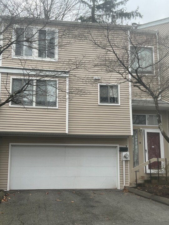140 Shepards Knoll Dr in Hamden, CT - Building Photo
