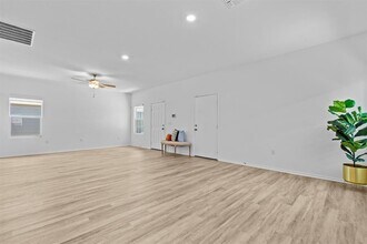 7711 Poppy Petal Dr in Austin, TX - Building Photo - Building Photo
