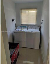 10386 SW 173rd St in Miami, FL - Building Photo - Building Photo