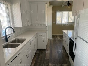 830 N Pershing Ave in Wichita, KS - Building Photo - Building Photo