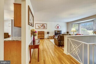 11806 Seven Locks Rd in Potomac, MD - Building Photo - Building Photo