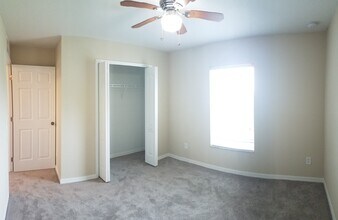 429 Piper Ave in Lehigh Acres, FL - Building Photo - Building Photo