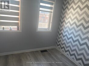 46 Teal Crest Cir in Brampton, ON - Building Photo - Building Photo