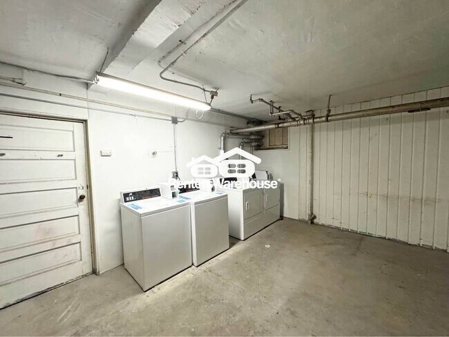 3612 Ingersoll Ave in Des Moines, IA - Building Photo - Building Photo